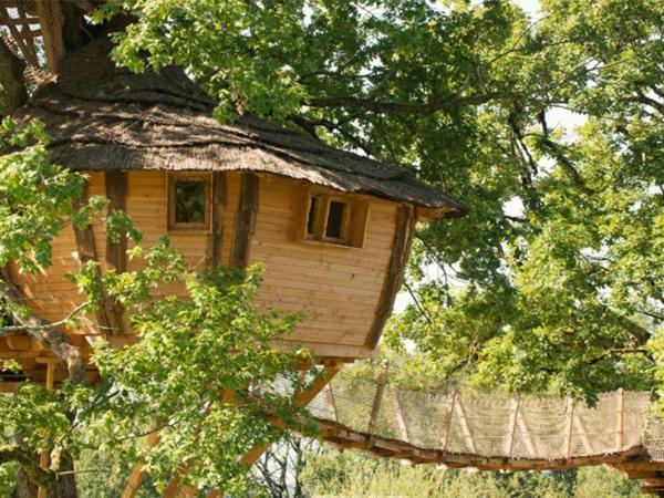 Cabane Perchee Dans Les Arbres Saint-Hilaire-en-Morvan Luaran gambar