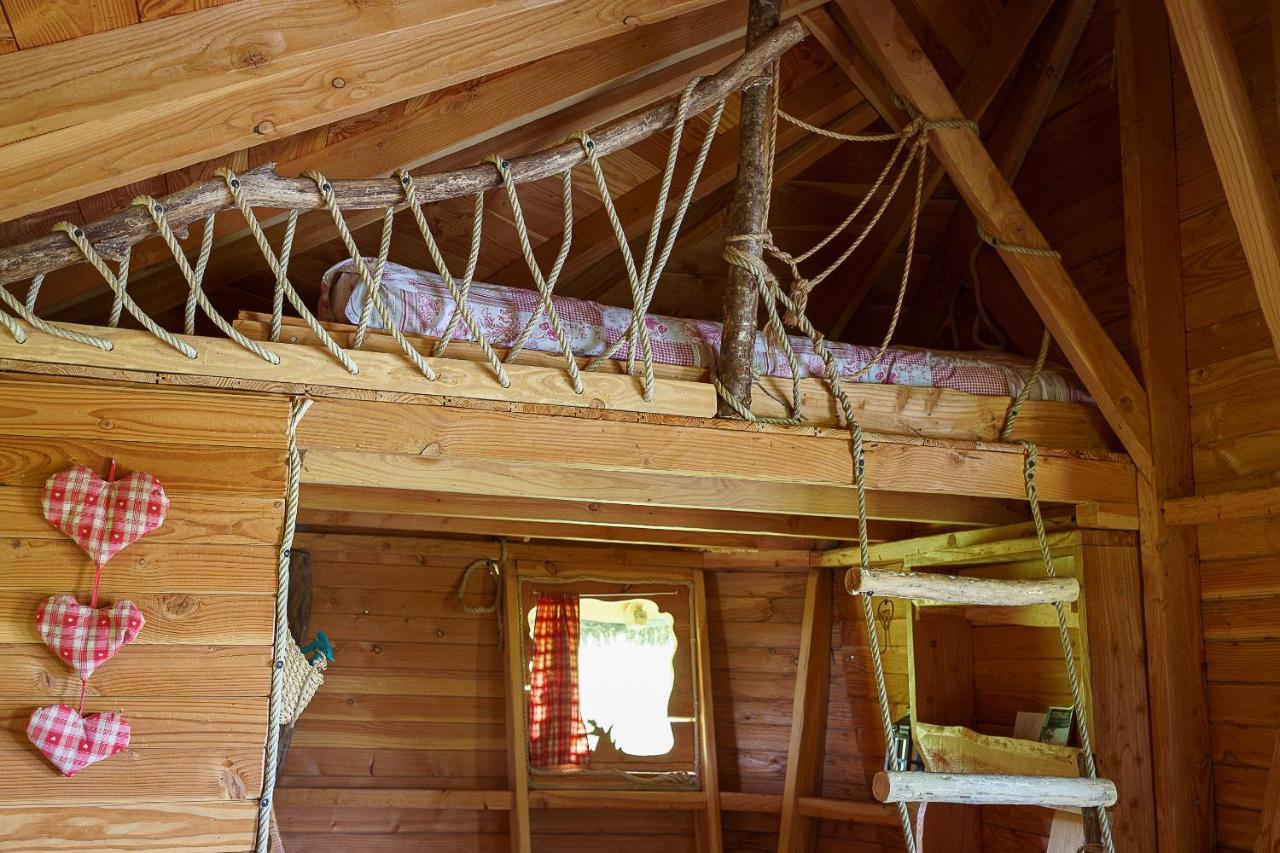 Cabane Perchee Dans Les Arbres Saint-Hilaire-en-Morvan Luaran gambar