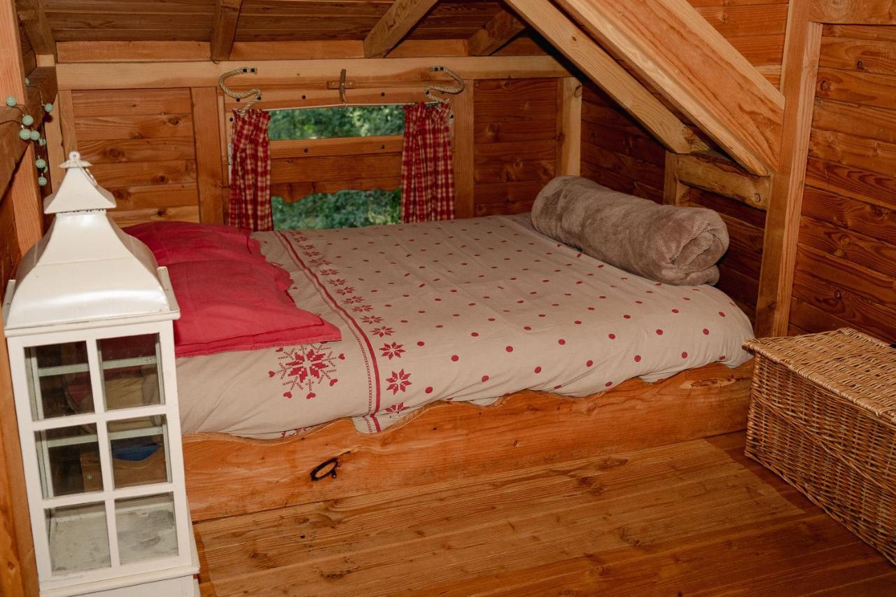 Cabane Perchee Dans Les Arbres Saint-Hilaire-en-Morvan Luaran gambar