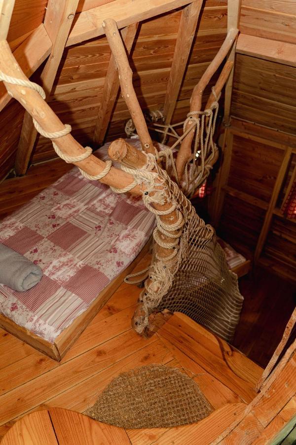 Cabane Perchee Dans Les Arbres Saint-Hilaire-en-Morvan Luaran gambar