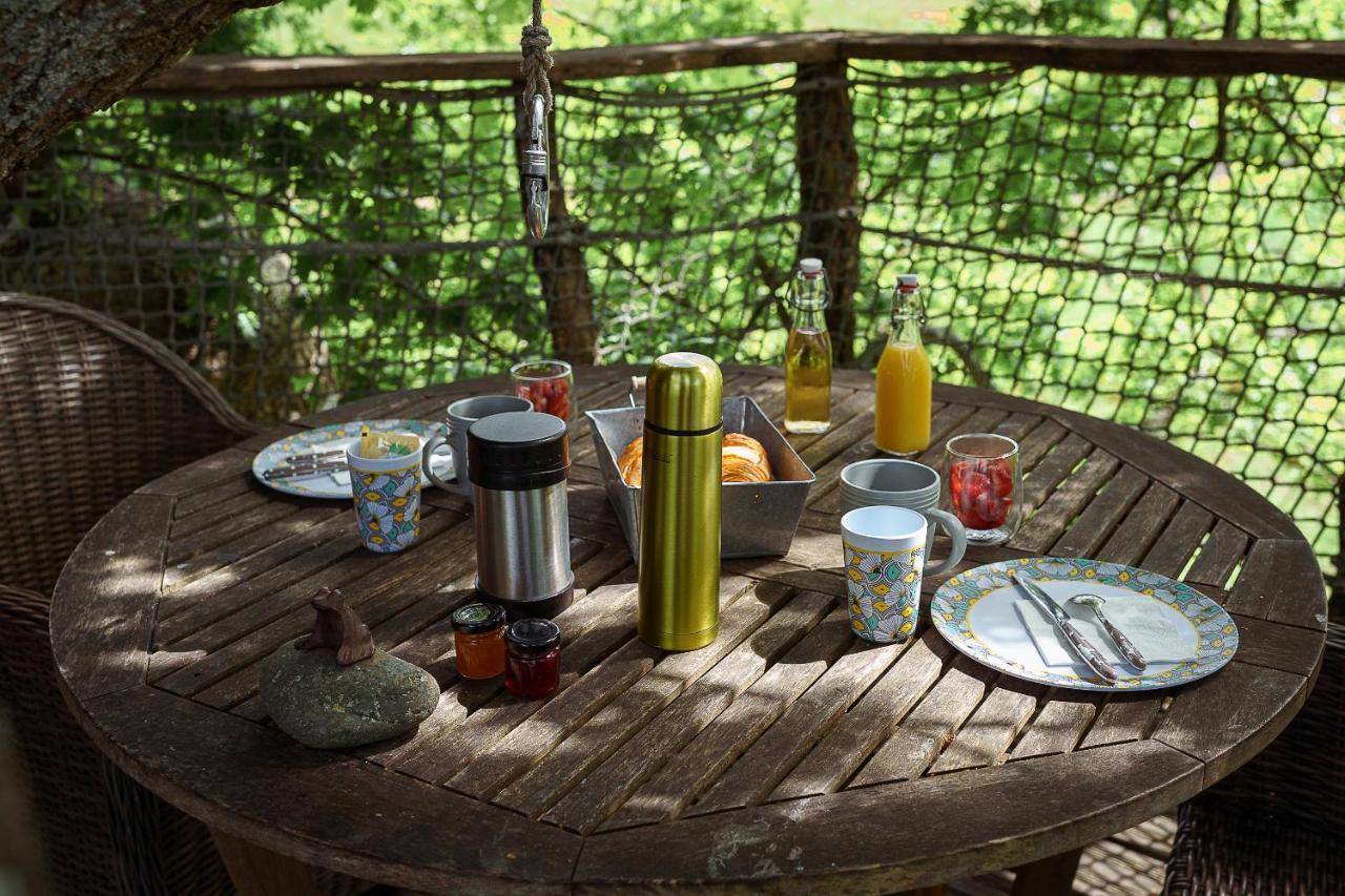 Cabane Perchee Dans Les Arbres Saint-Hilaire-en-Morvan Luaran gambar